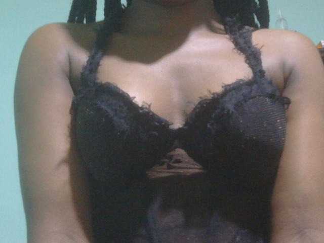 Ebonyflo live cam on BongaCams