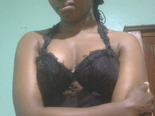 Ebonyflo live cam on BongaCams