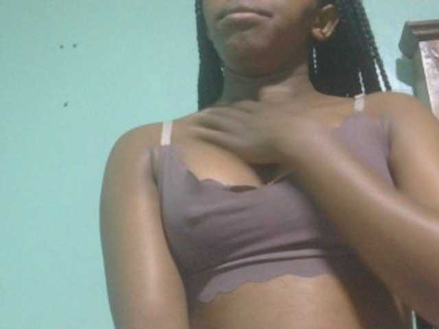 Ebonyflo live cam on BongaCams