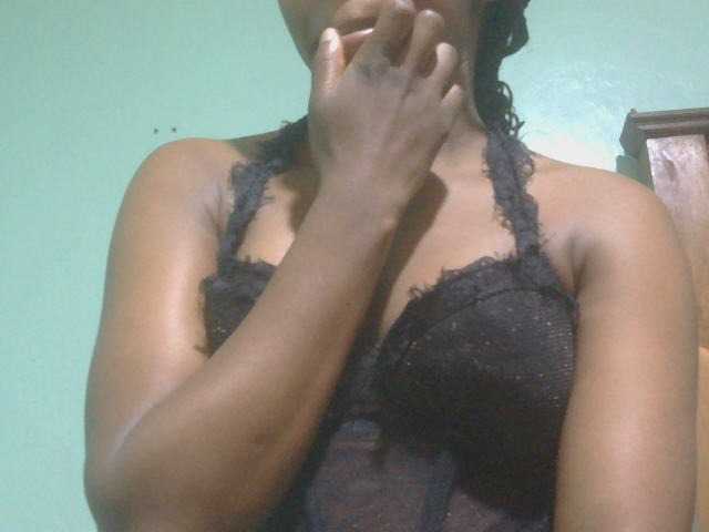 Ebonyflo live cam on BongaCams