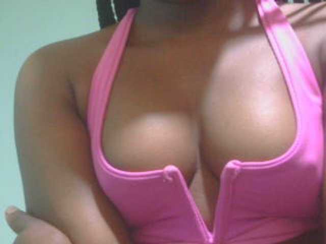Ebonyflo live cam on BongaCams