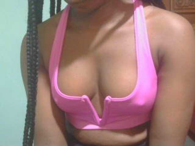 Ebonyflo live cam on BongaCams