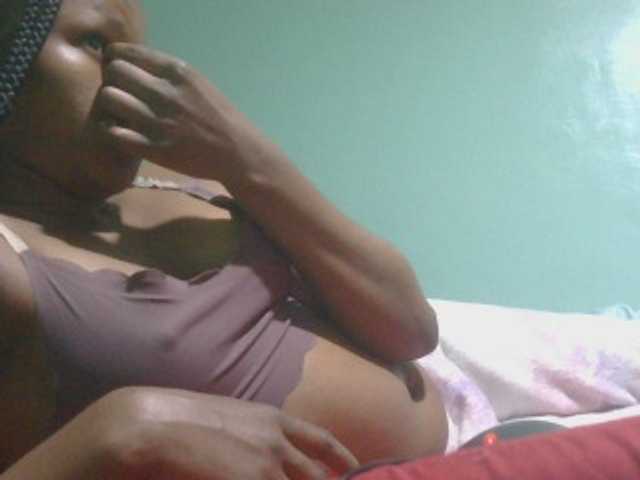 Ebonyflo live cam on BongaCams