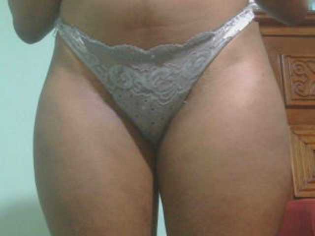 Ebonyflo live cam on BongaCams