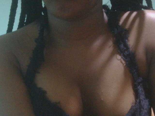 Ebonyflo live cam on BongaCams