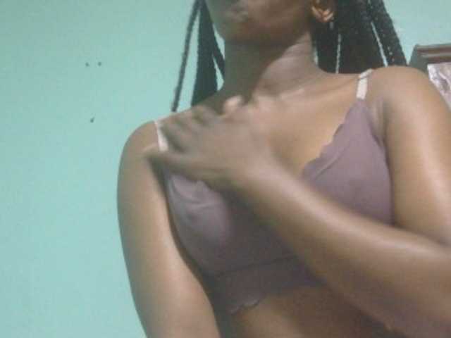 Ebonyflo live cam on BongaCams