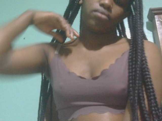 Ebonyflo live cam on BongaCams