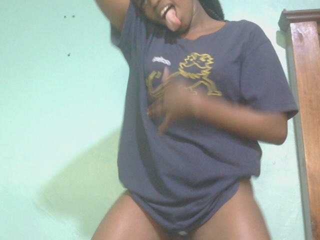 Ebonyflo live cam on BongaCams