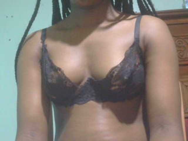 Ebonyflo live cam on BongaCams