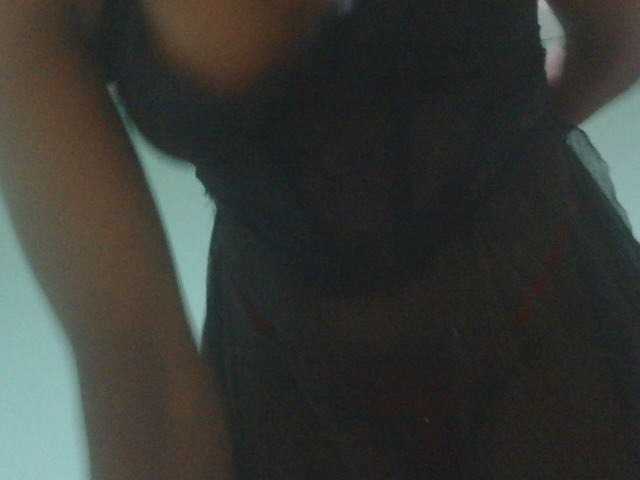 Ebonyflo live cam on BongaCams