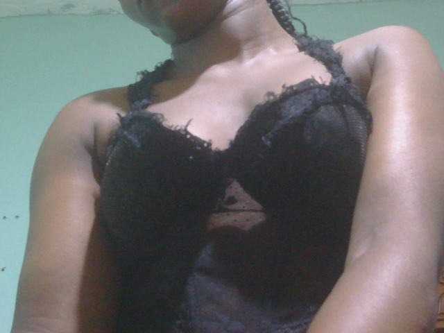 Ebonyflo live cam on BongaCams
