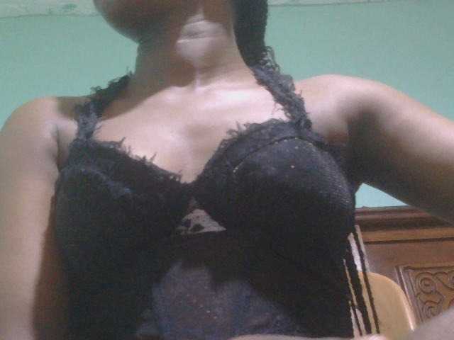 Ebonyflo live cam on BongaCams