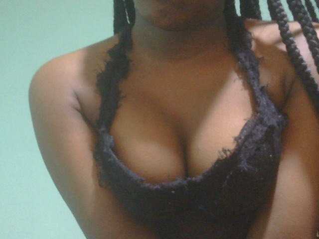 Ebonyflo live cam on BongaCams