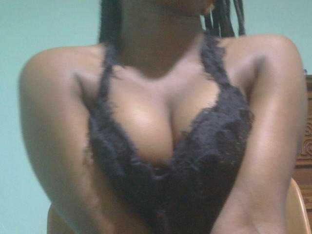 Ebonyflo live cam on BongaCams