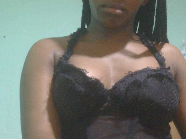 Ebonyflo live cam on BongaCams