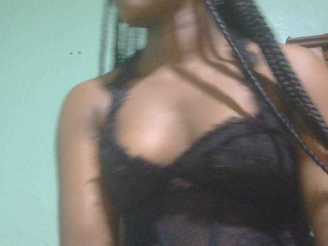 Ebonyflo live cam on BongaCams