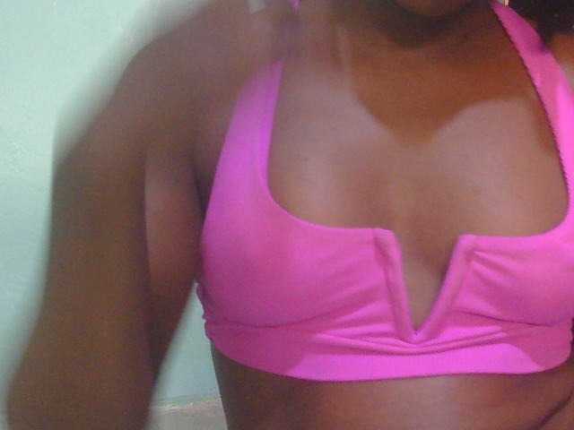 Ebonyflo live cam on BongaCams