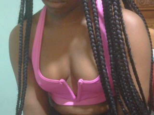 Ebonyflo live cam on BongaCams