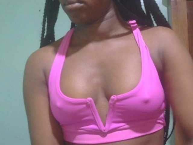 Ebonyflo live cam on BongaCams