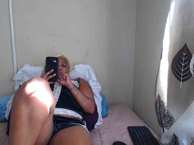 MissNaughty99 webcam