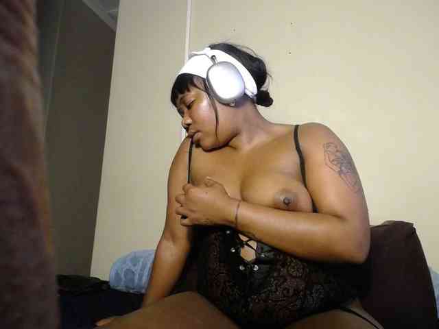 MissNaughty99 webcam