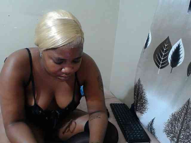 MissNaughty99 webcam