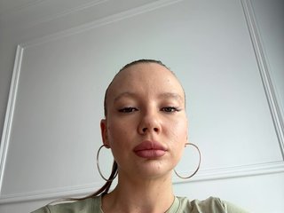 Linnea-67 Porn Show
