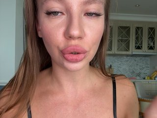 Linnea-67 Porn Show