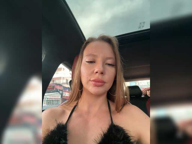 Linnea-67 live webcam show