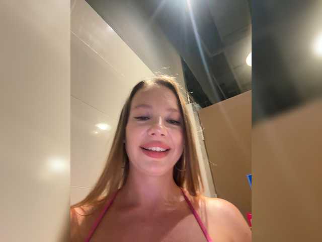 Linnea-67's BongaCams show and profile