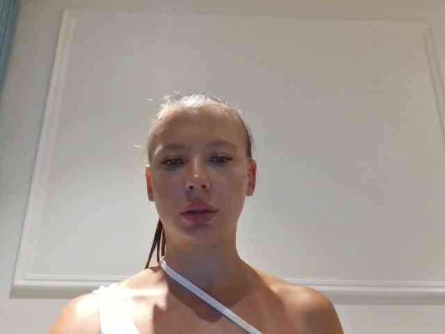 Linnea-67 webcam