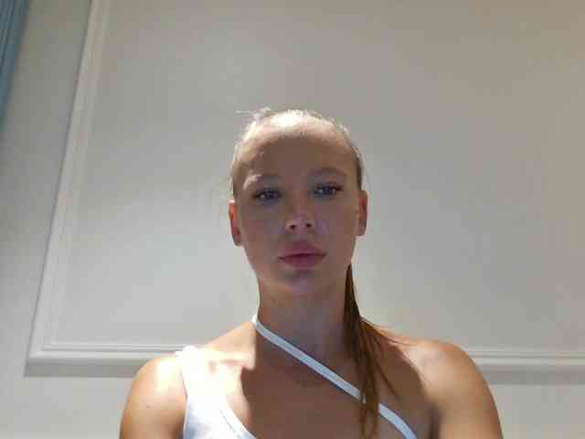 Linnea-67 webcam