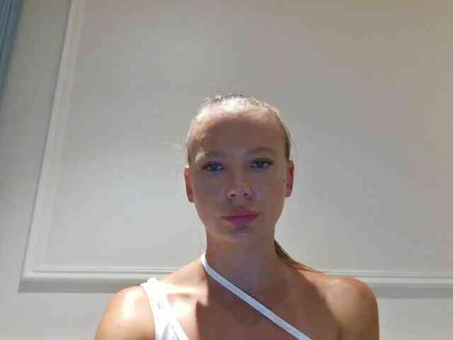 Linnea-67 webcam