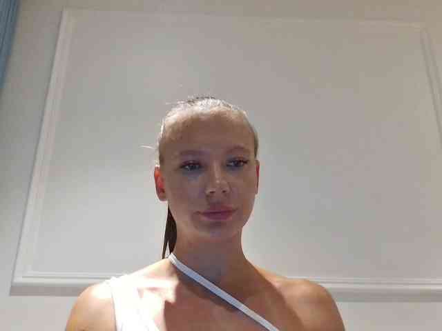 Linnea-67 webcam