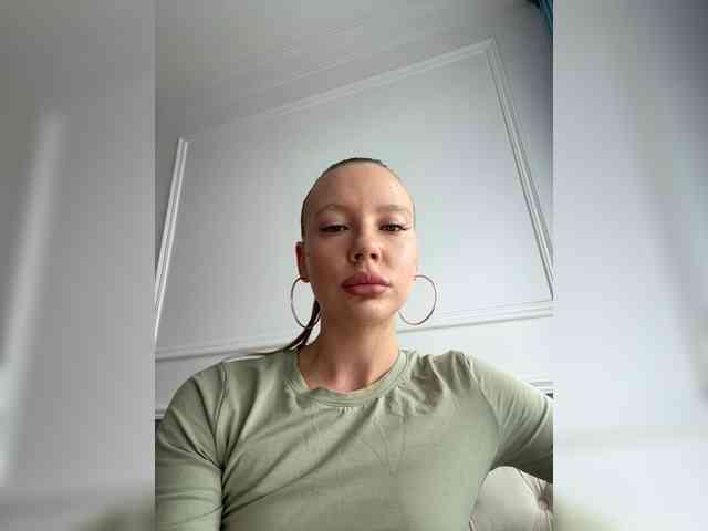 Linnea-67 webcam