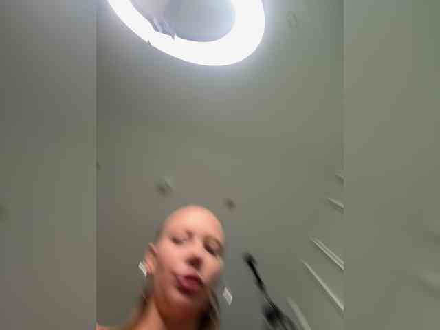 Linnea-67 webcam