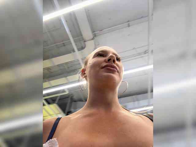 Linnea-67 webcam