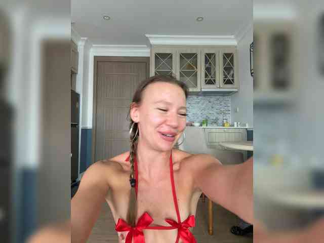 Linnea-67 Sex Cam Show