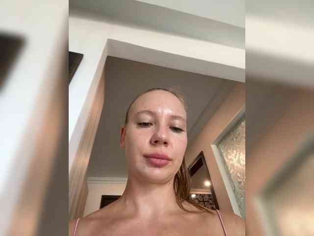 Linnea-67 webcam