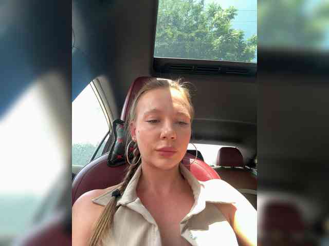 Linnea-67 Sex Cam Show