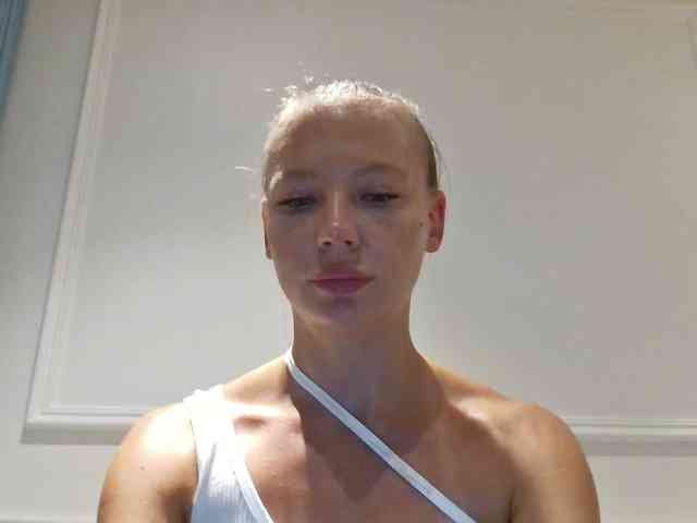 Linnea-67 webcam