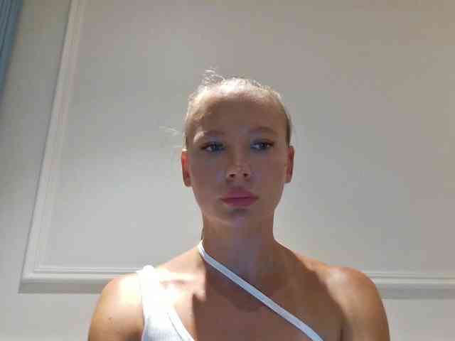 Linnea-67 webcam