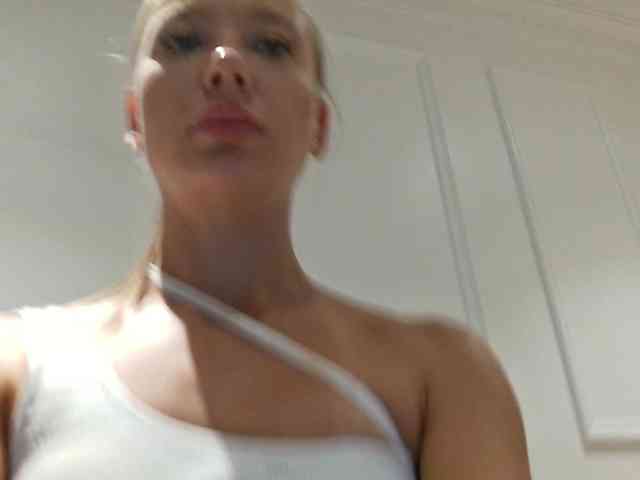 Linnea-67 webcam