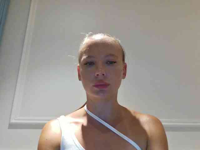 Linnea-67 webcam