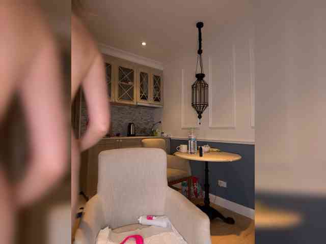 Linnea-67 webcam
