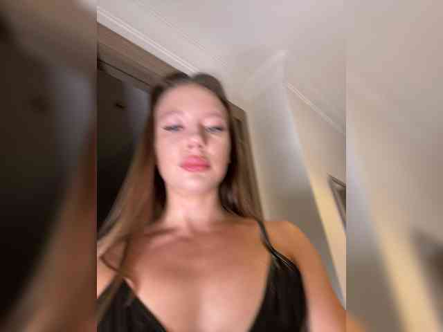 Linnea-67 webcam