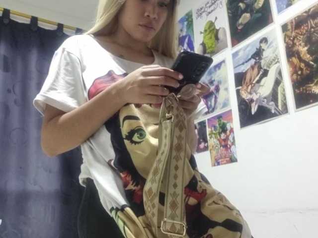 kattynderic live cam on BongaCams