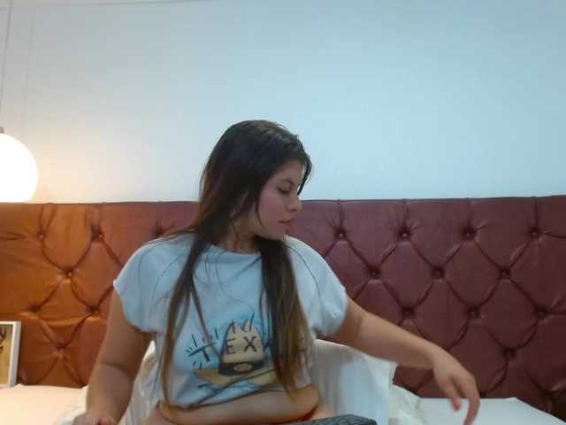 LuciaEvansC live cam on BongaCams