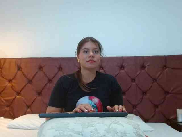 LuciaEvansC webcam