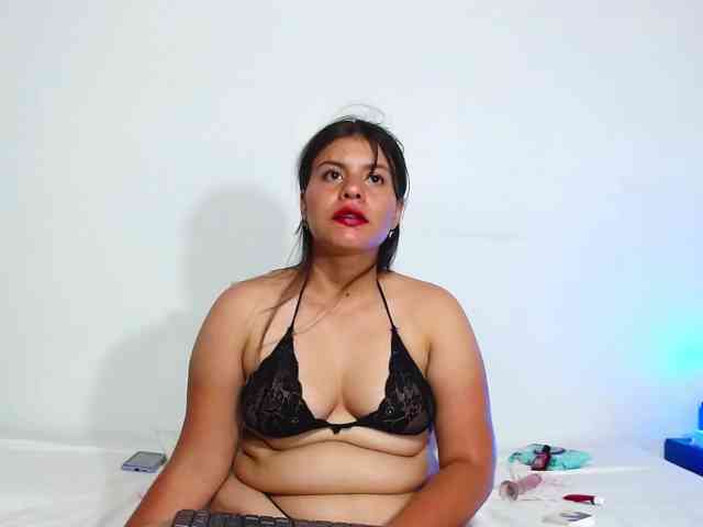 LuciaEvansC webcam